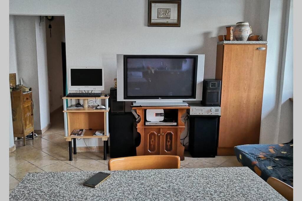 Appartamento Sul Lago D'Iseo Tavernola Bergamasca Exterior photo